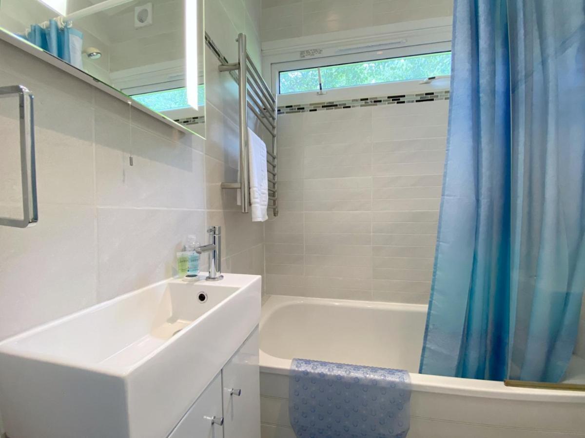 Pass The Keys Gower Beach Staycation Caswell Bay - Sleeps 4 Swansea Dış mekan fotoğraf